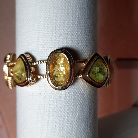 Very pretty bracelet - Picture 2 of 5